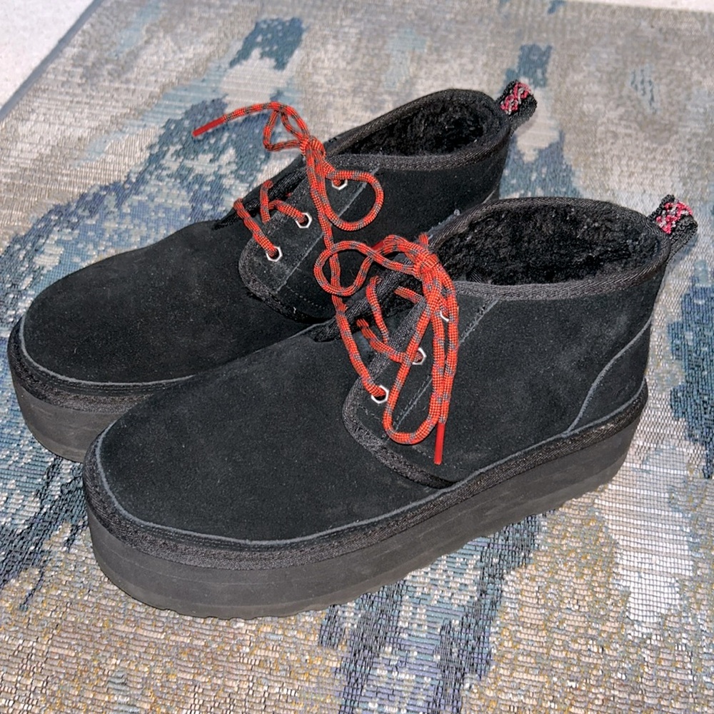 UGG Neumel Heritage Platform EUC!!